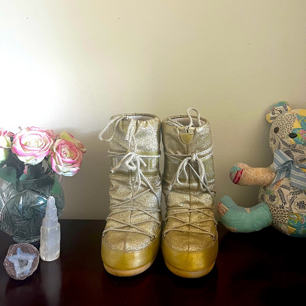 The original MoonBoots. Made in Ukraine 🇺🇦